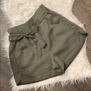 Express Extreme High Rise Short - Medium